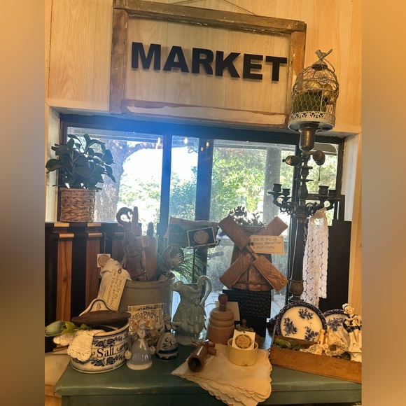 ❤️💃 Luxury NEW & Vintage Bags! Unicorn 🦄 & Unique Pieces from the Vault 💃❤️ - Picture 13 of 17